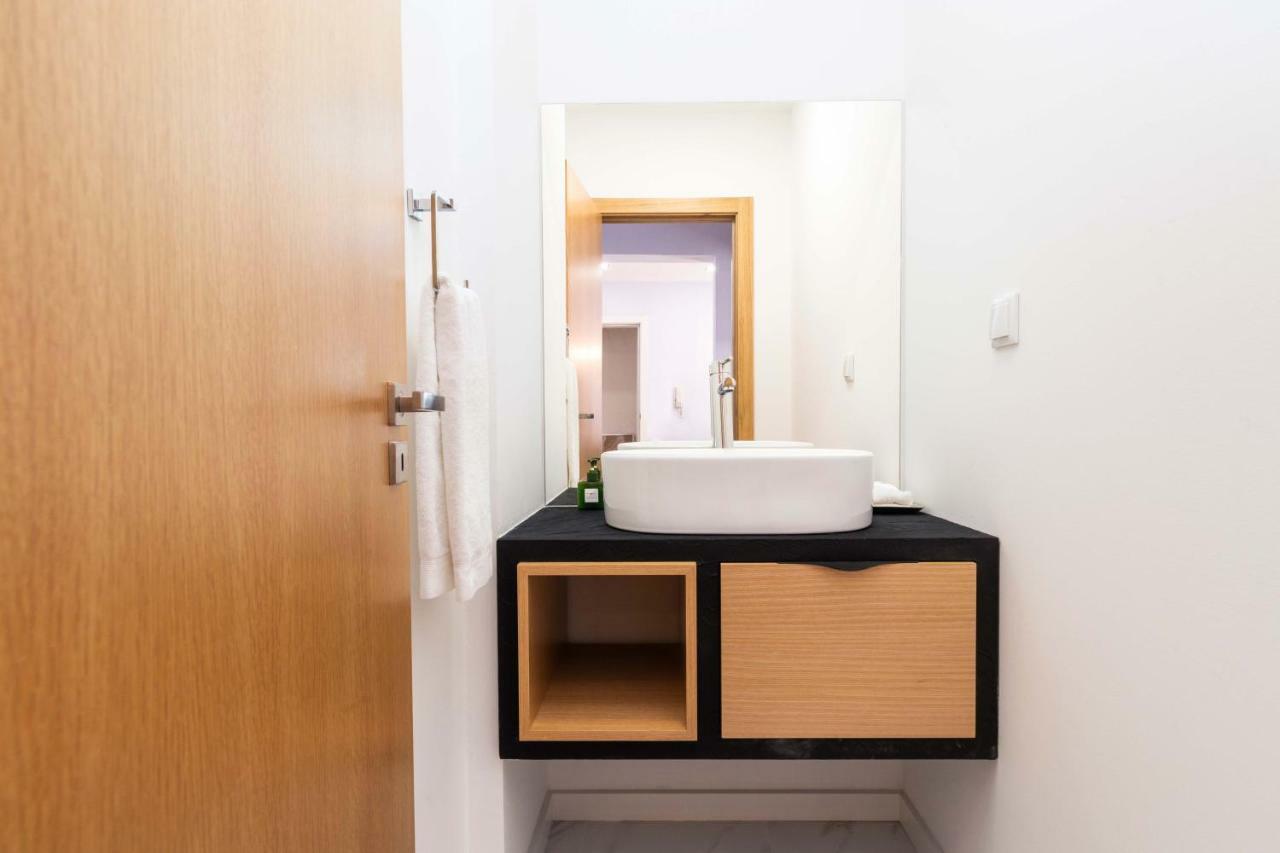 Apartment Perfect, Cool, Aircon, 2 Beds 2 Bath Location